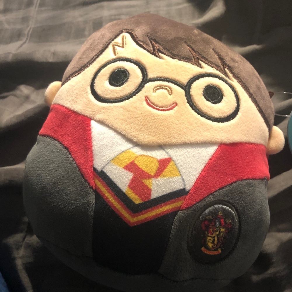 Squishmallows Harry Potter Plush - Red, Black, Brown - Picture 3 of 5